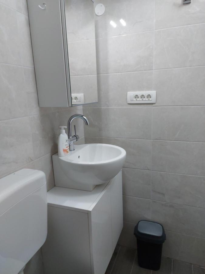 Mala Placa Senj  Luaran gambar