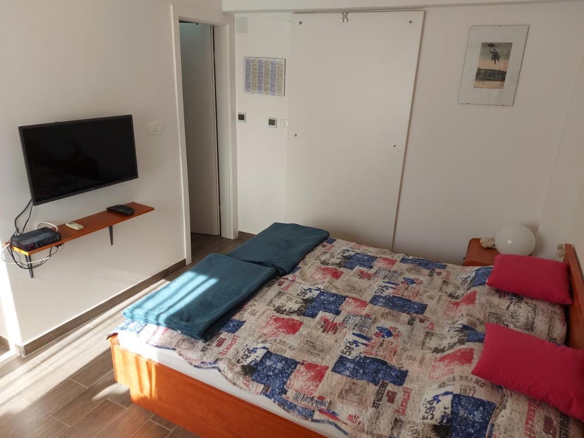 Mala Placa Senj  Luaran gambar