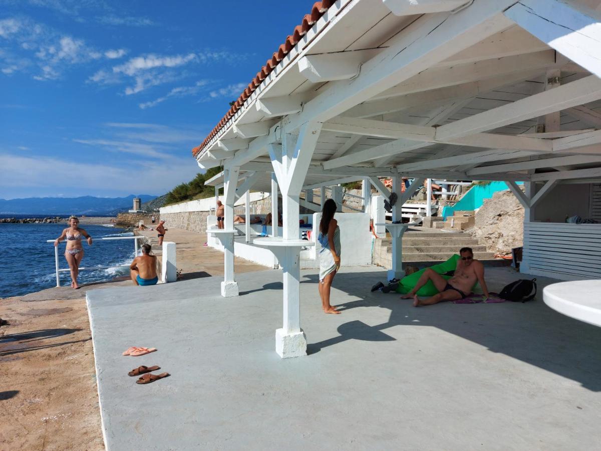 Mala Placa Senj  Luaran gambar